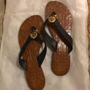 Tory Burch tongs blk